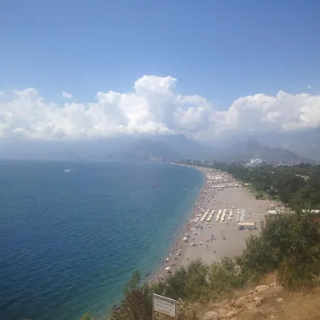 Wafa Sleeping In Homestay Antalya